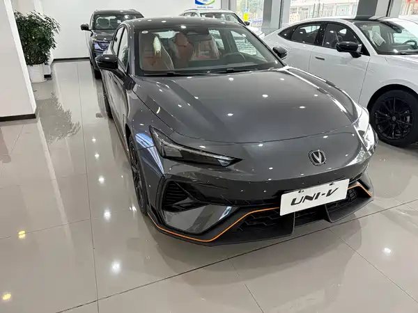 Changan UNI-V 2025