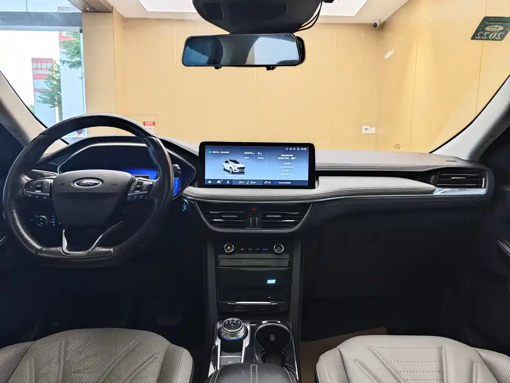 Ford Escape 2020 — фото 20