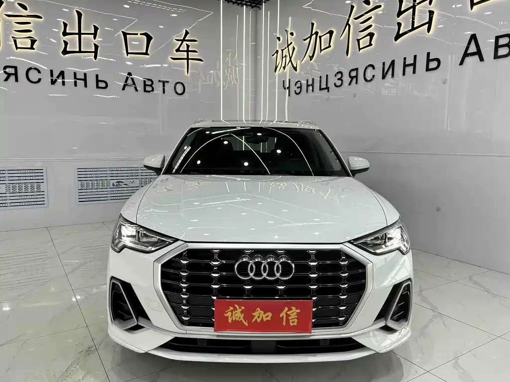 Audi Q3 2022 — фото 2