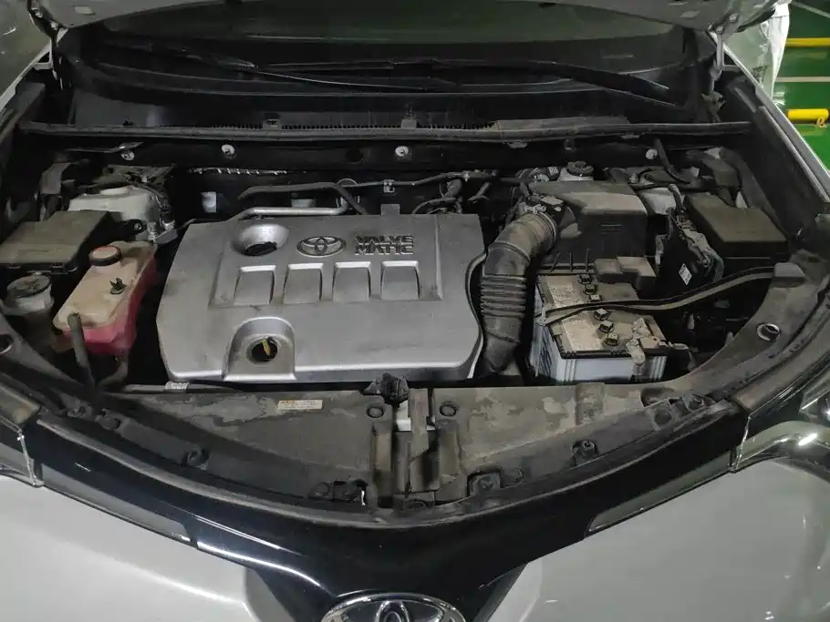 Toyota RAV4 2018 — фото 10