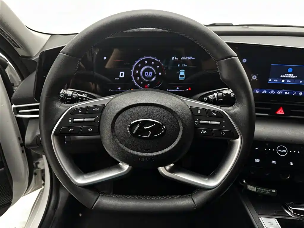 Hyundai Elantra 2022 — фото 11