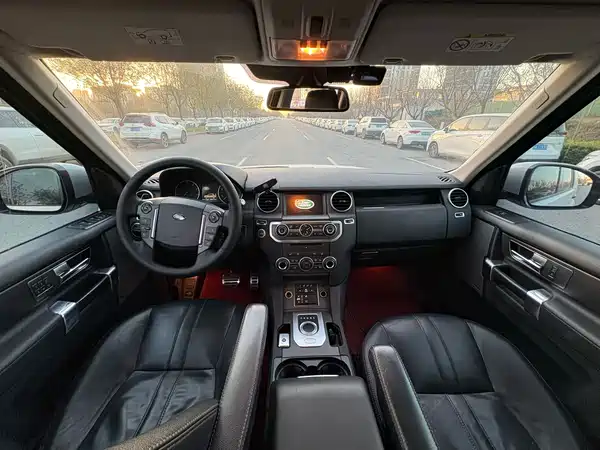 Land Rover Discovery 2015