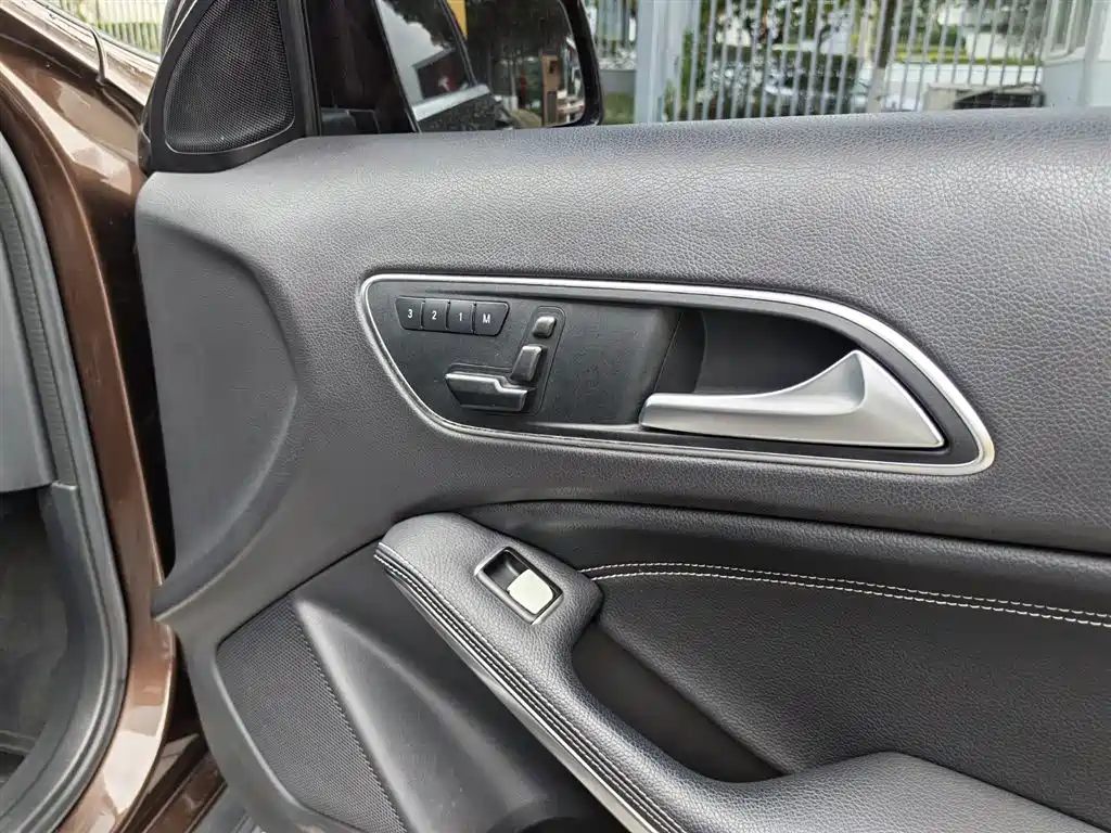 Mercedes-Benz GLA 2015 — фото 18