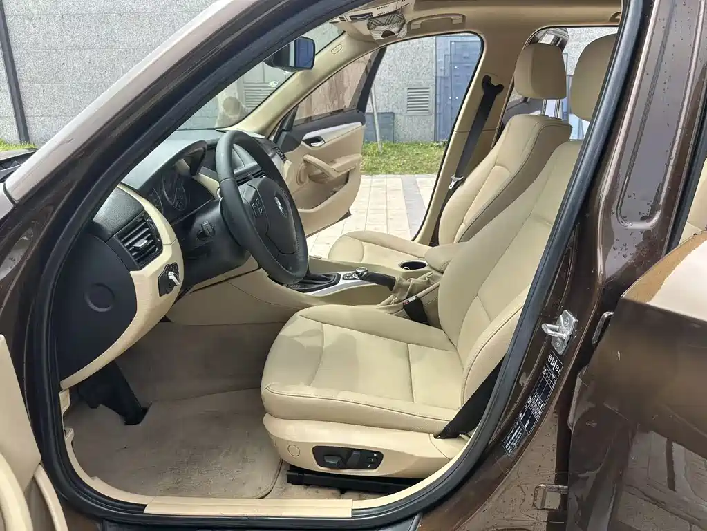 BMW X1 2014 — фото 10