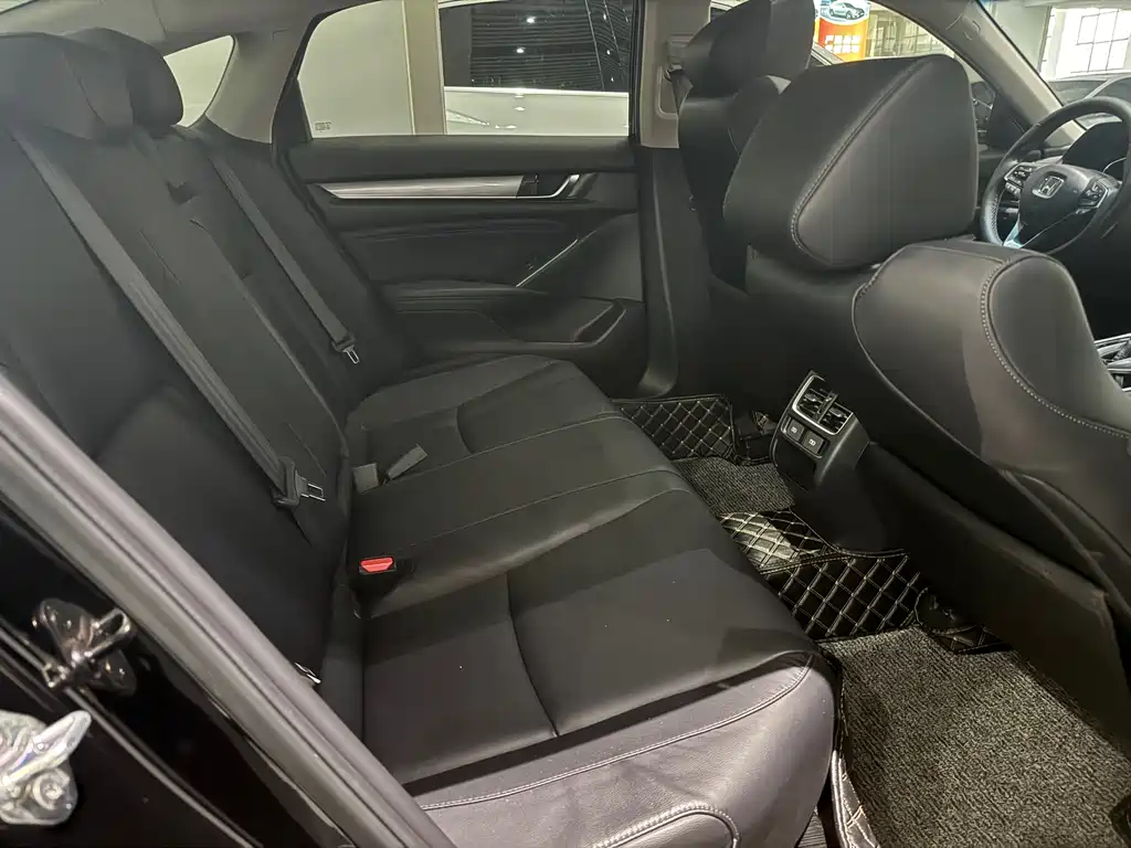 Honda Accord 2022 — фото 12