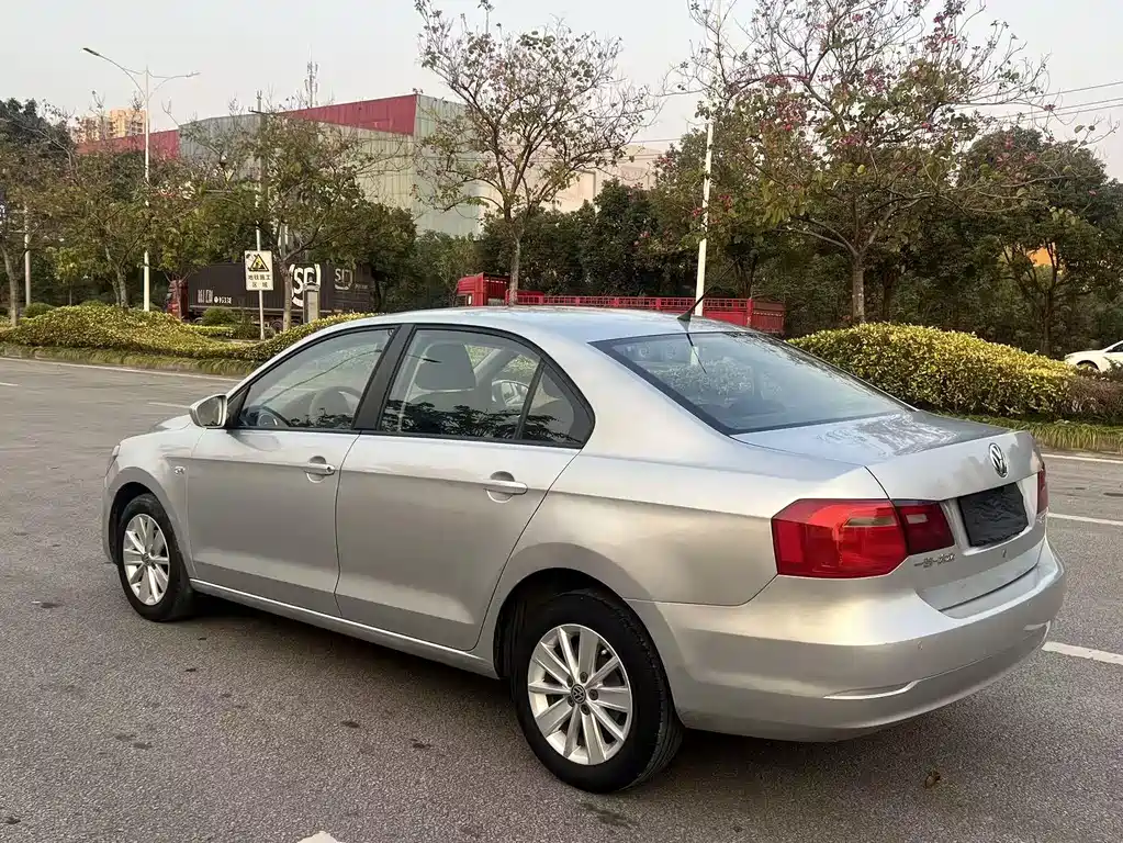 Volkswagen Jetta 2015 — фото 4