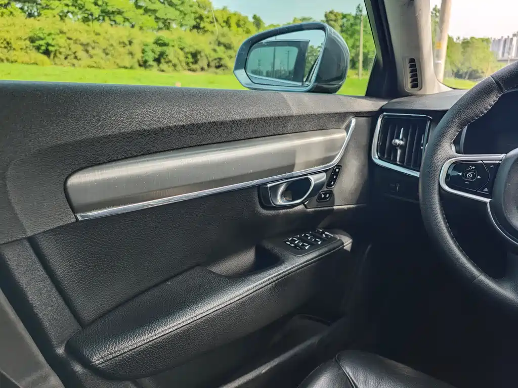 Volvo S90 2018 — фото 19