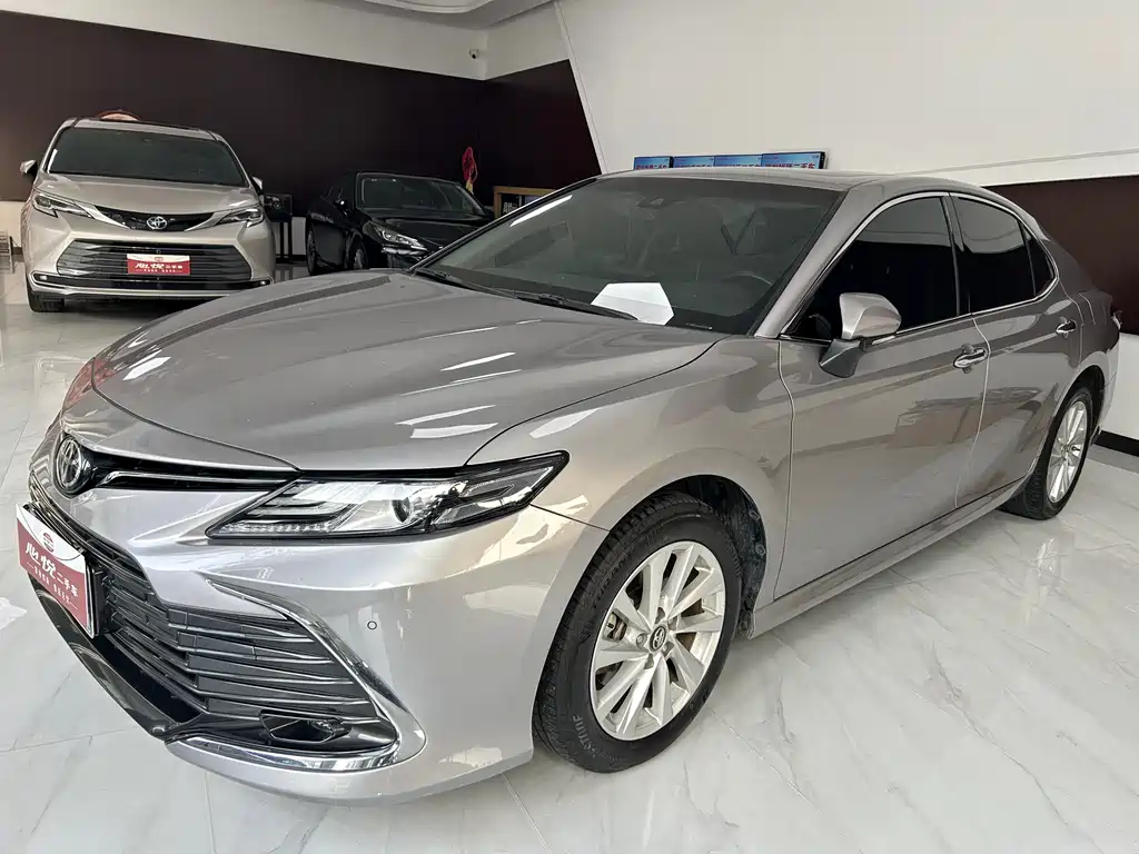 Toyota Camry 2022 — фото 13