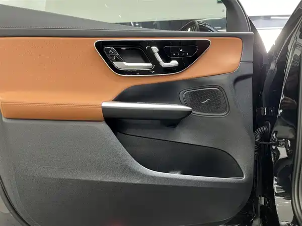 Mercedes-Benz GLC 2023