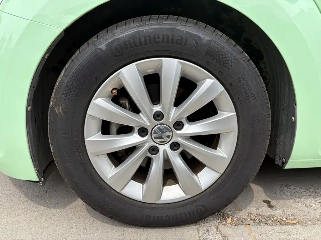 Volkswagen Beetle 2014