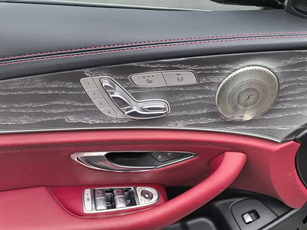 Mercedes-Benz E-Class 2022 — фото 16