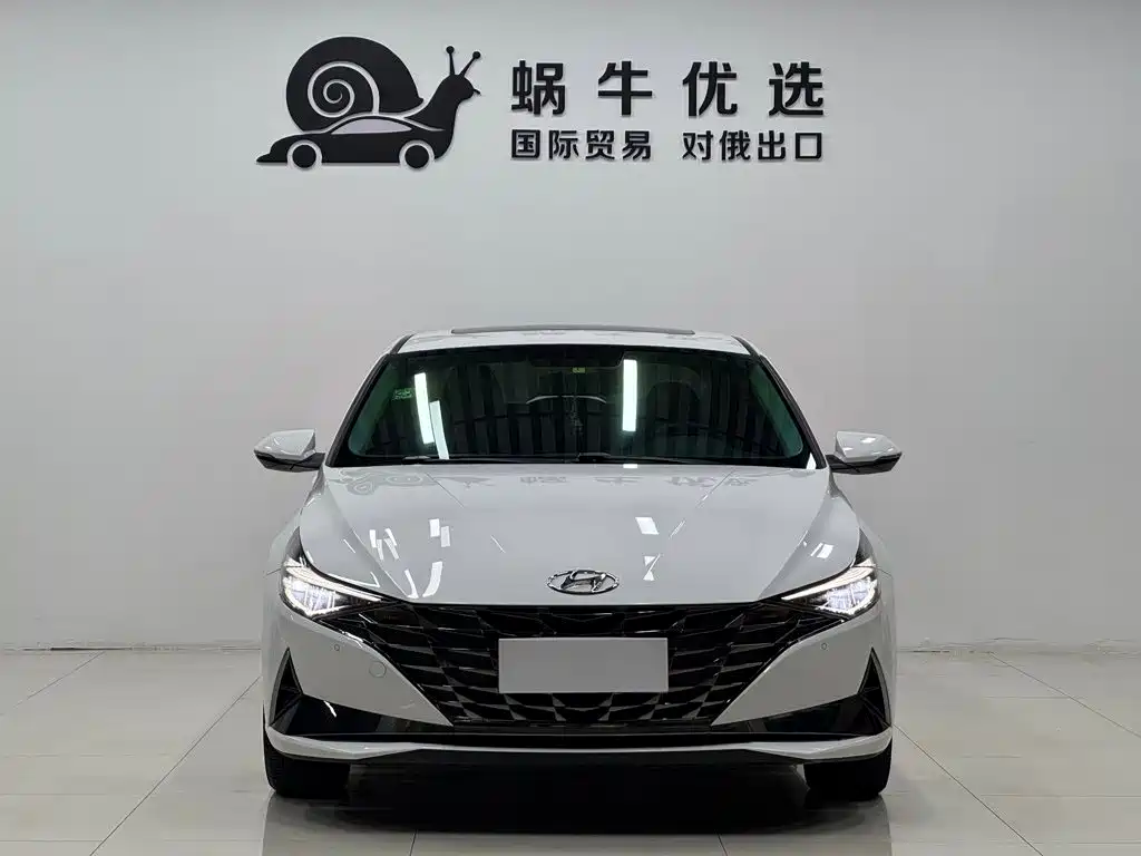 Hyundai Elantra 2022