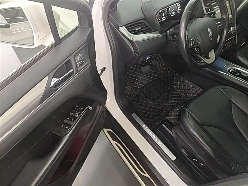 Lincoln MKC 2020 — фото 16