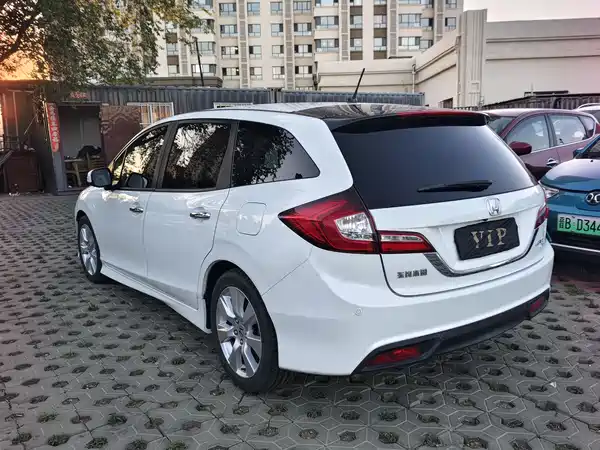 Honda Jade 2016