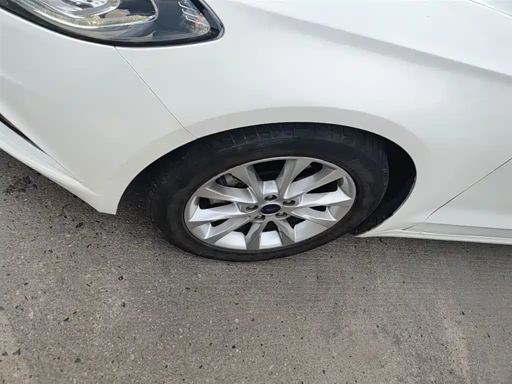 Ford Mondeo 2018 — фото 23