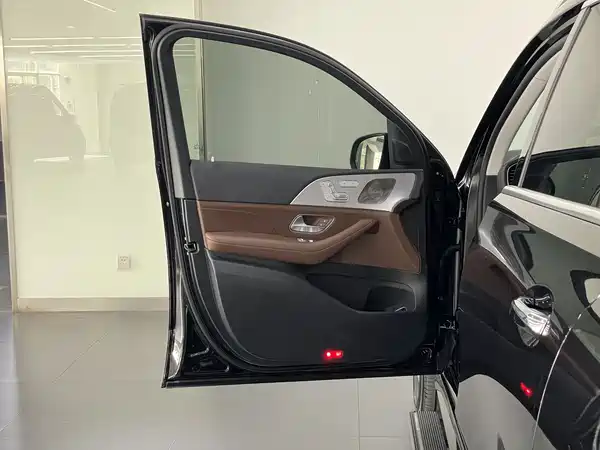 Mercedes-Benz GLS 2025