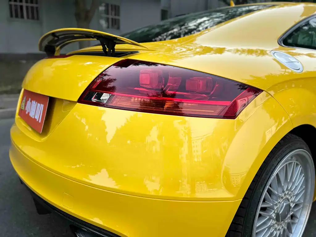 Audi TT 2011 — фото 23
