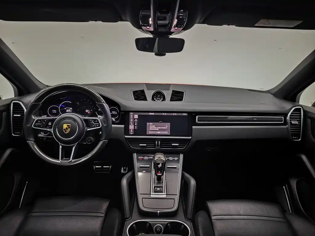 Porsche Cayenne 2020 — фото 16