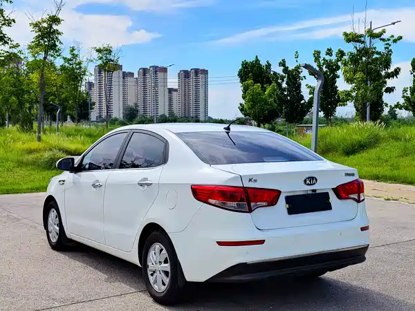 Kia K2 2015