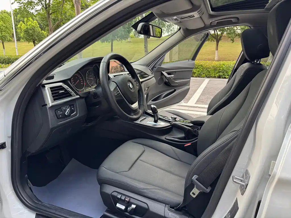 BMW 3 Series 2016 — фото 10