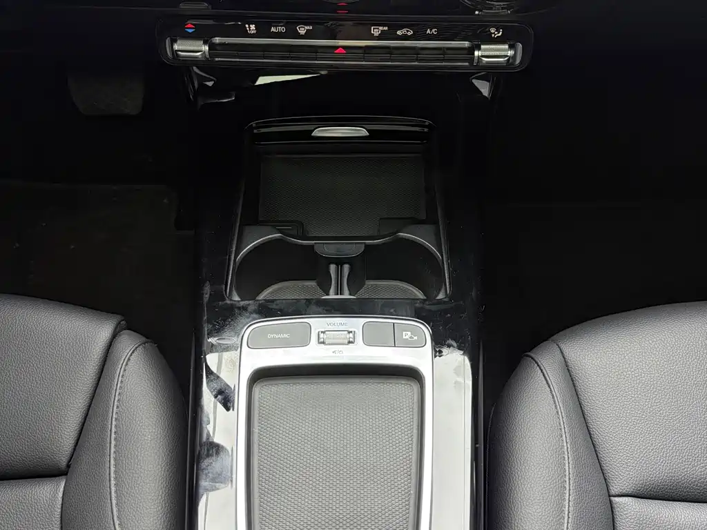 Mercedes-Benz A-Class 2023 — фото 14