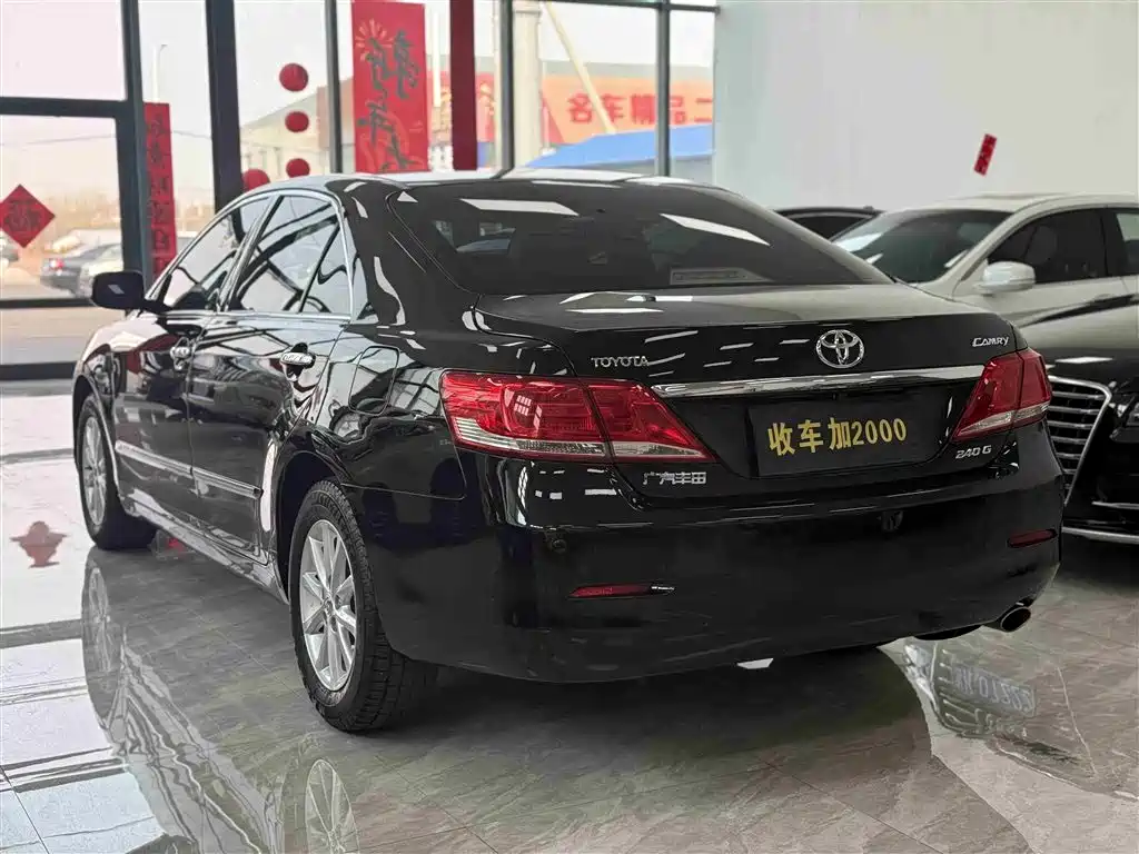 Toyota Camry 2011 — фото 9