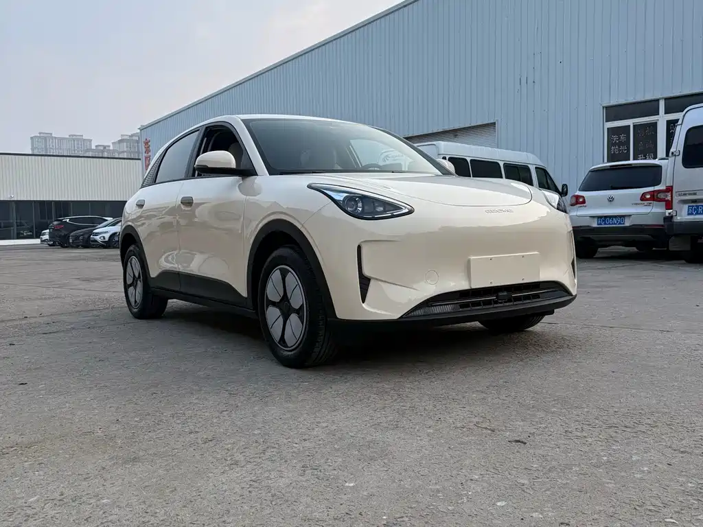 Geely Galaxy Starwish 2025 — фото 3