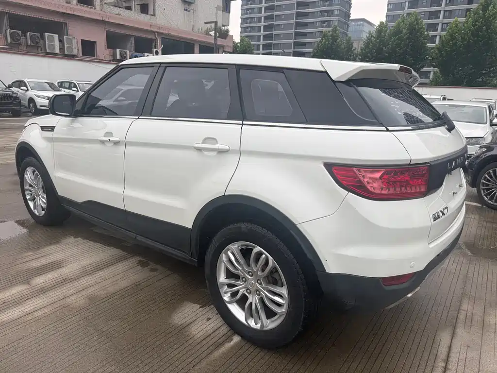 Landwind X7 2017 — фото 11