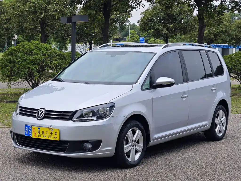 Volkswagen Touran 2016 — фото 1