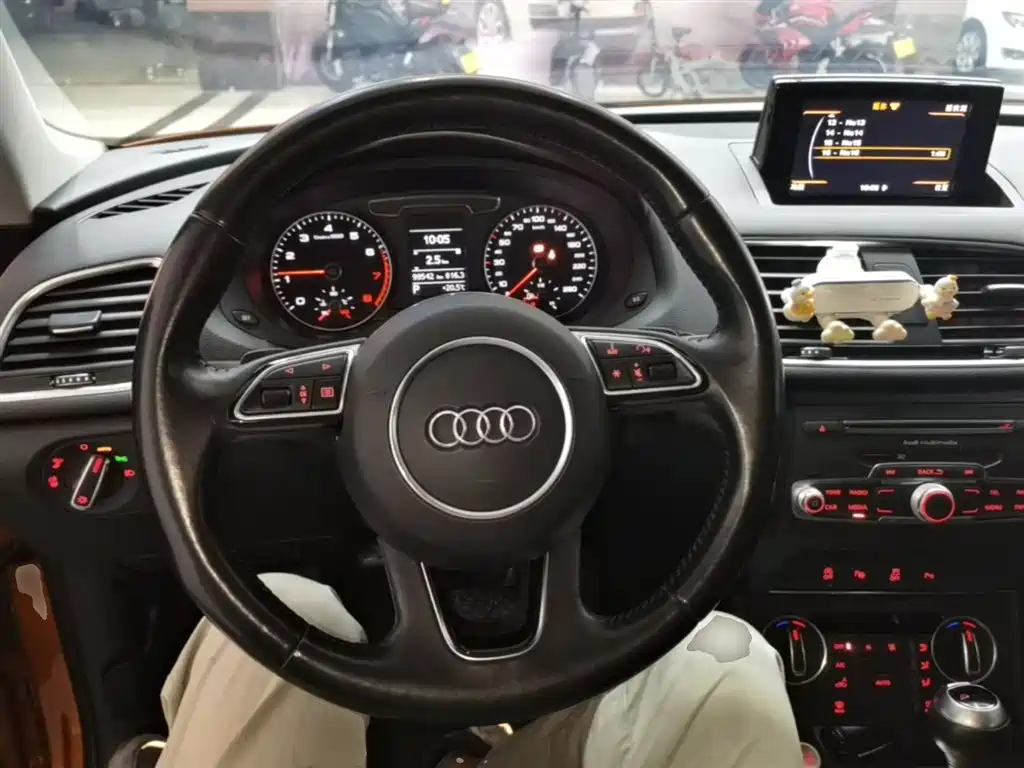 Audi Q3 2016 — фото 11