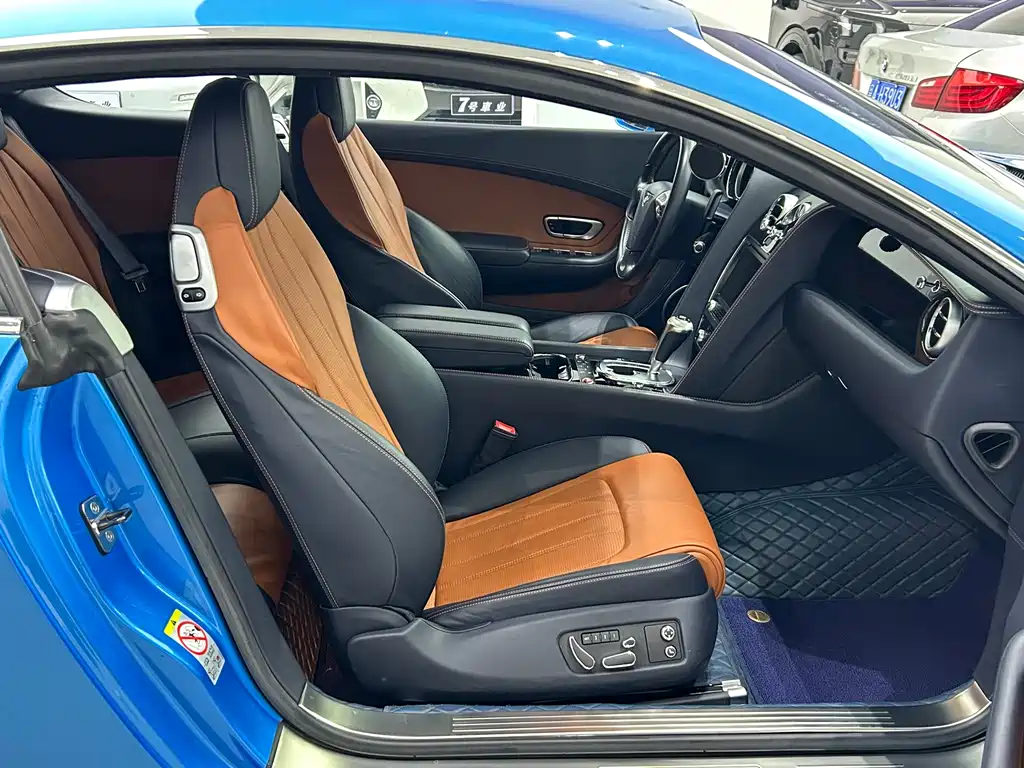 Bentley Continental 2015 — фото 11