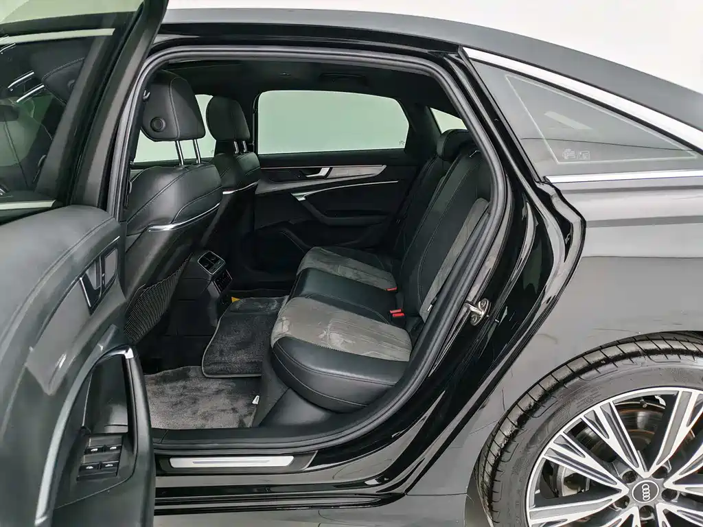 Audi A6L 2022 — фото 13