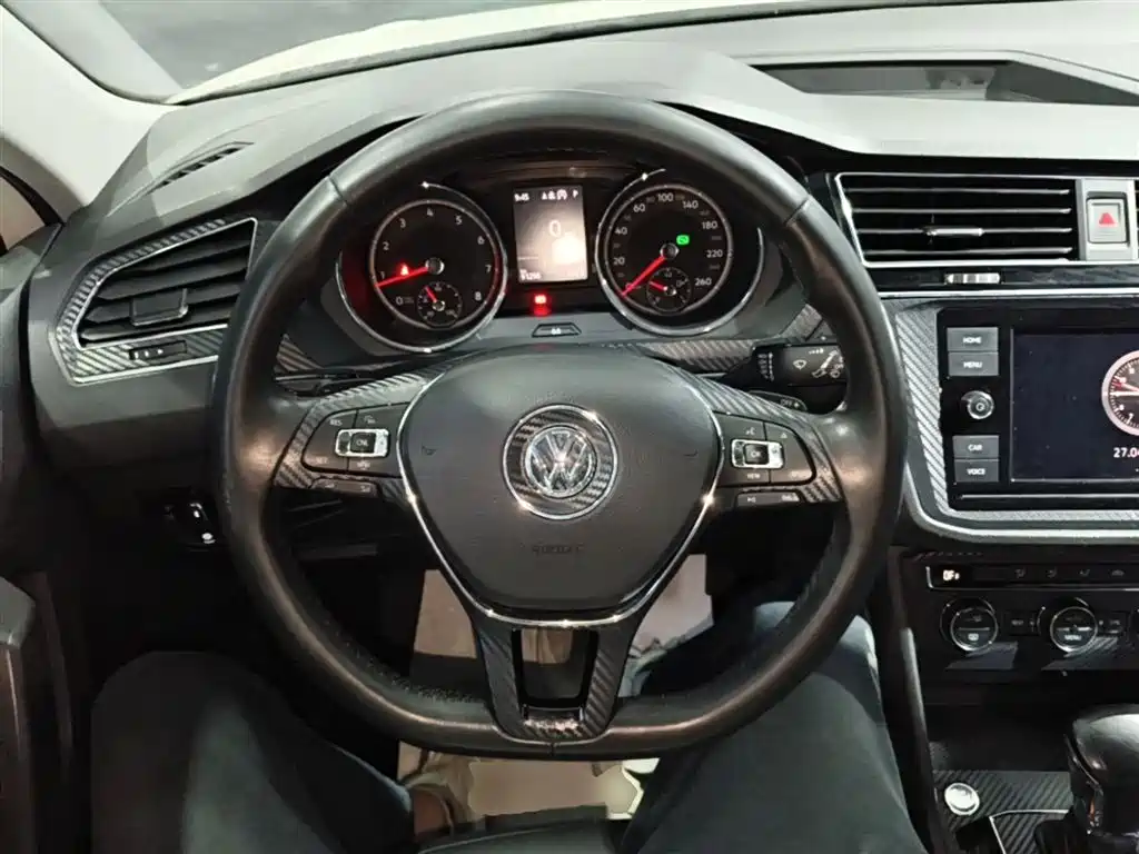 Volkswagen Tiguan L 2018 — фото 11