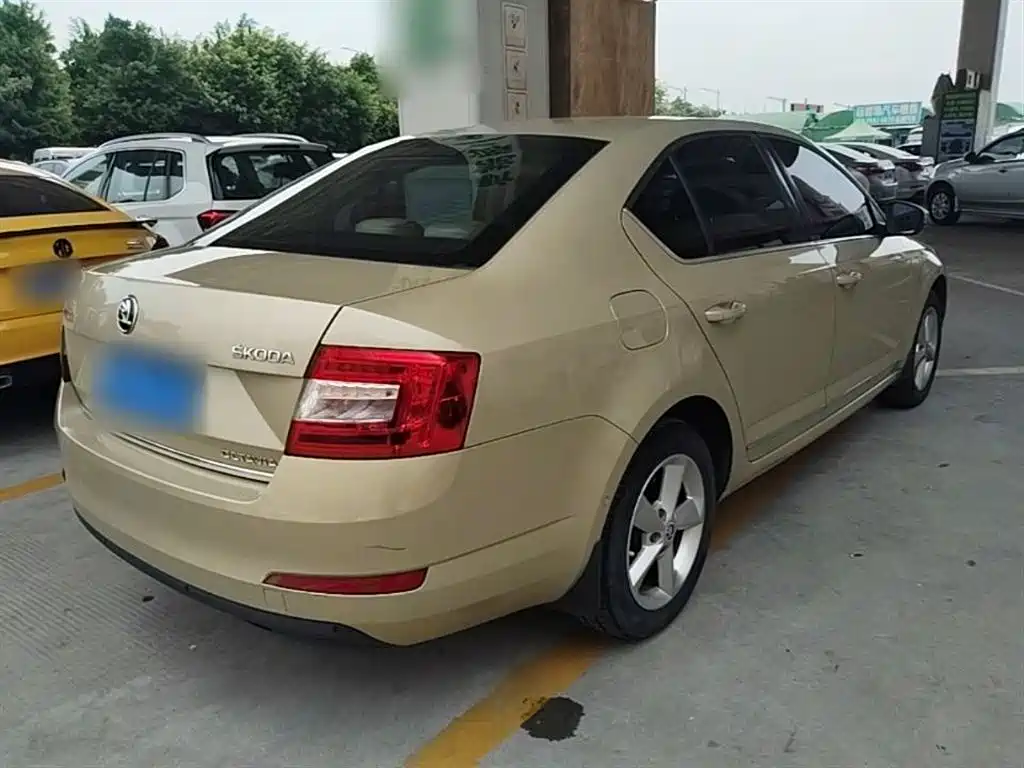 Skoda Octavia 2015 — фото 7
