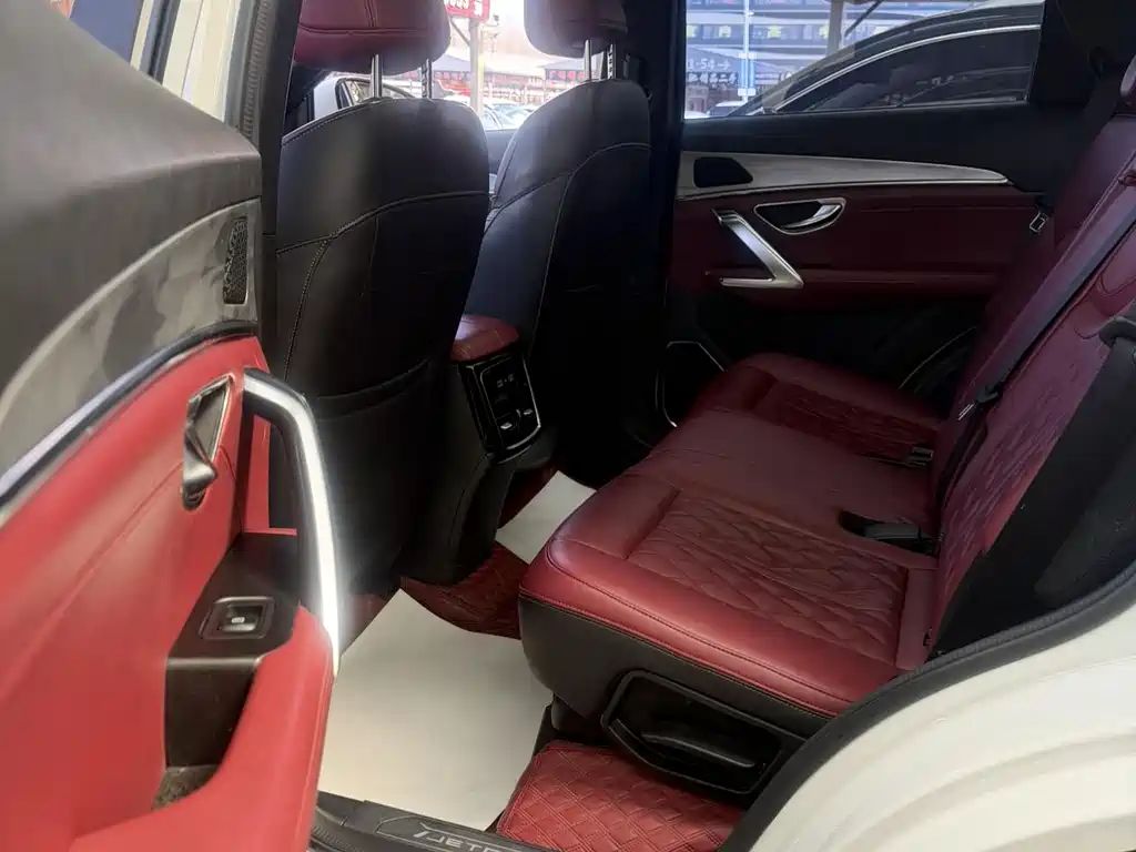 Jetour X70 PLUS 2023 — фото 14