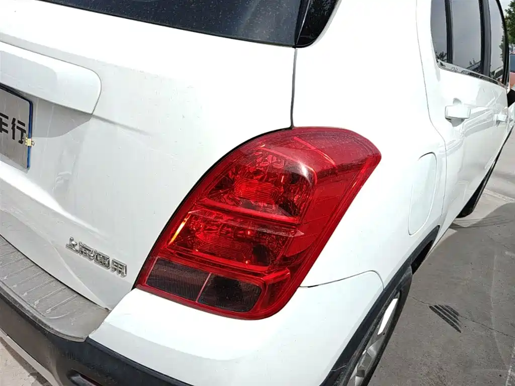 Chevrolet Trax 2015 — фото 8