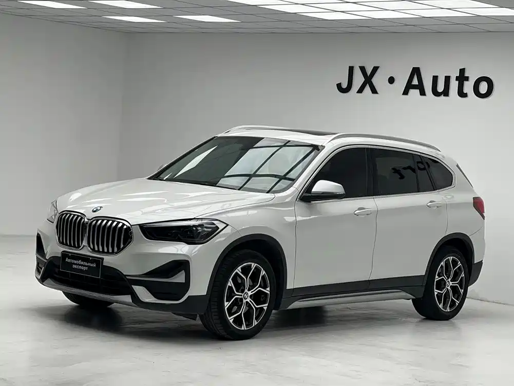 BMW X1 2022 — фото 1
