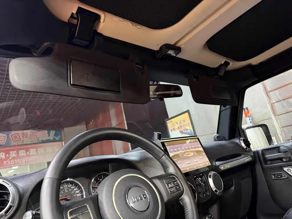 Jeep Wrangler 2012 — фото 15