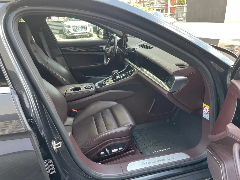 Porsche Panamera 2018 — фото 9