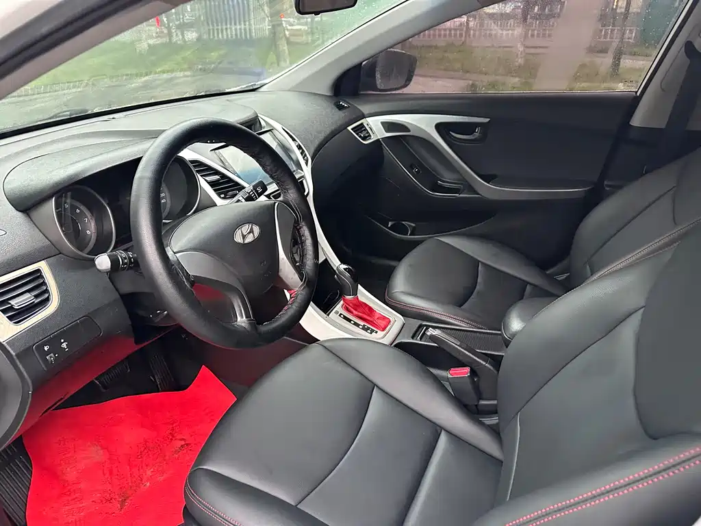 Hyundai Elantra Langdong 2015 — фото 15
