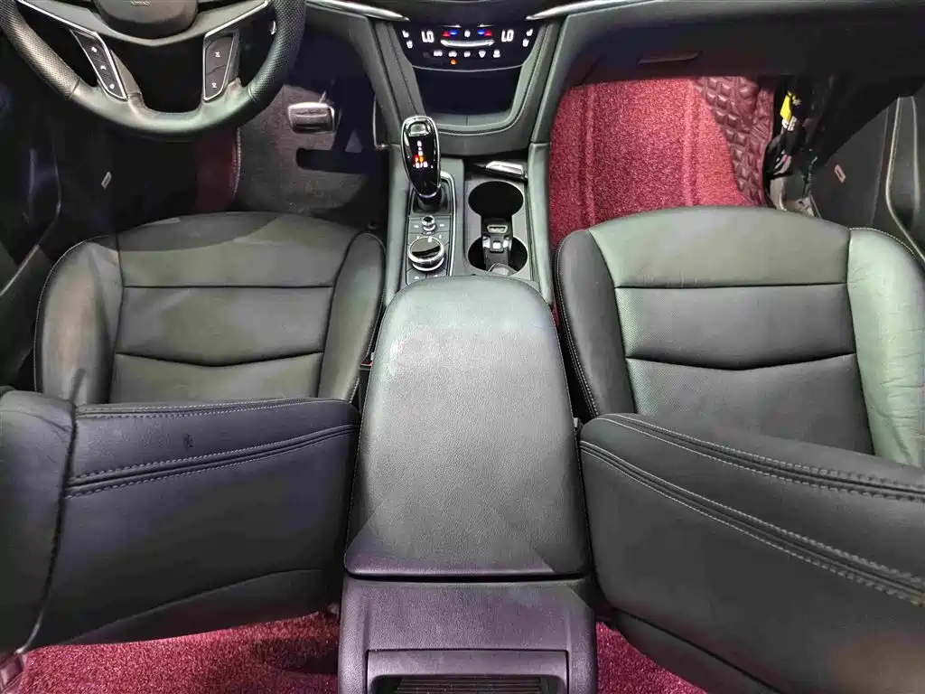 Cadillac XT5 2024 — фото 13