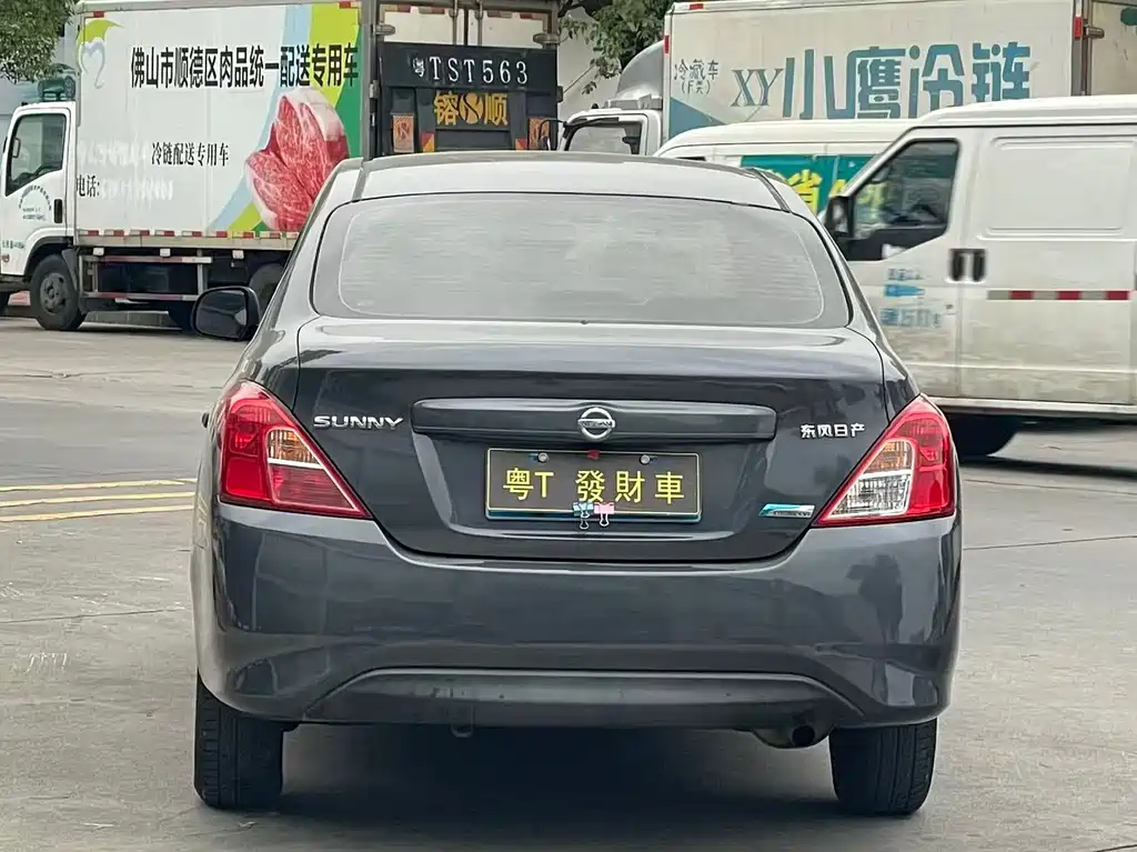 Nissan Sunny 2015 — фото 9