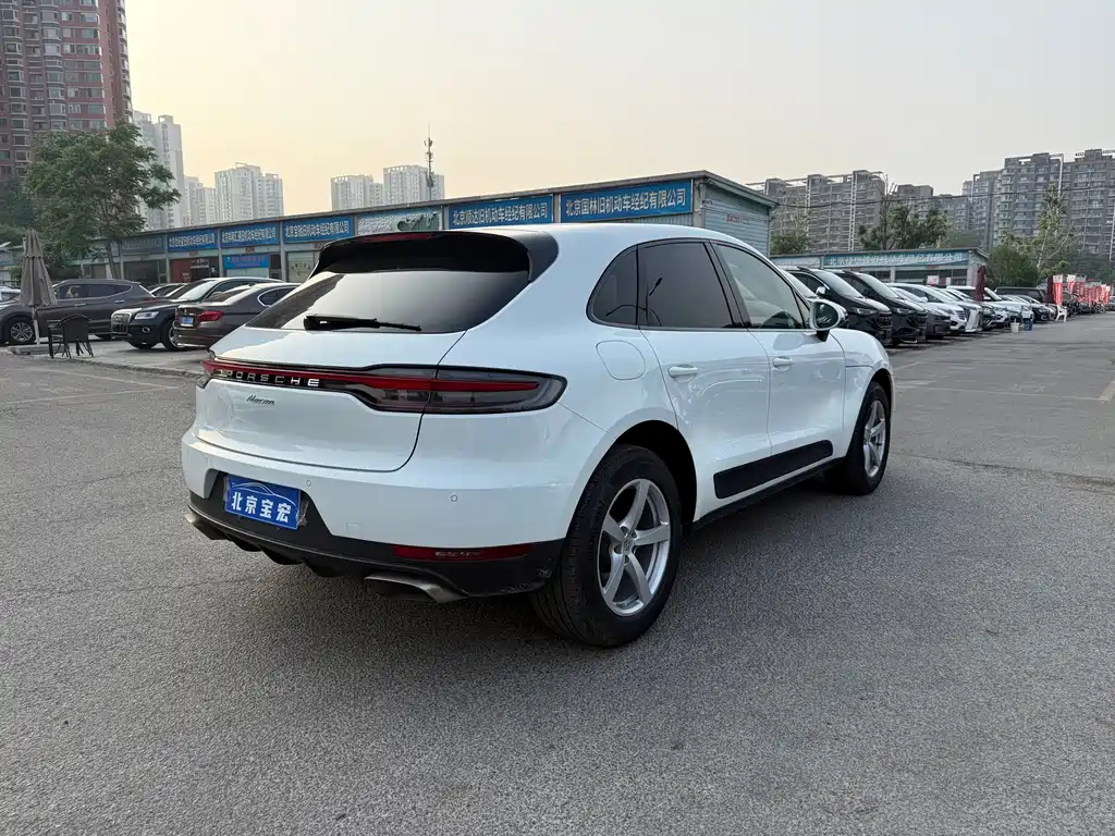 Porsche Macan 2018 — фото 13
