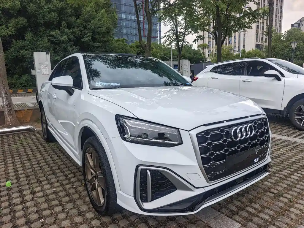 Audi Q2L 2023 — фото 2
