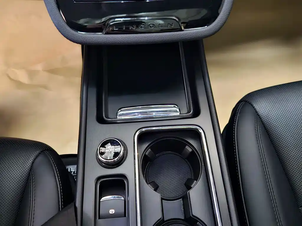 Lincoln Corsair 2023 — фото 10