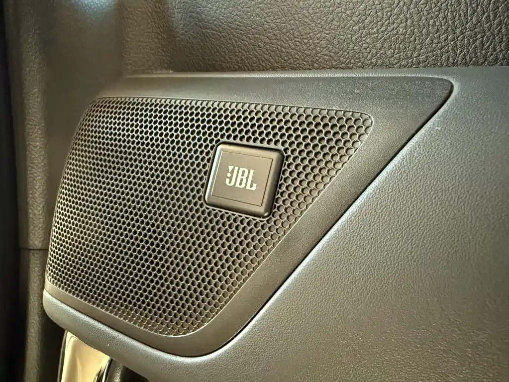 Toyota Alphard 2022 — фото 14