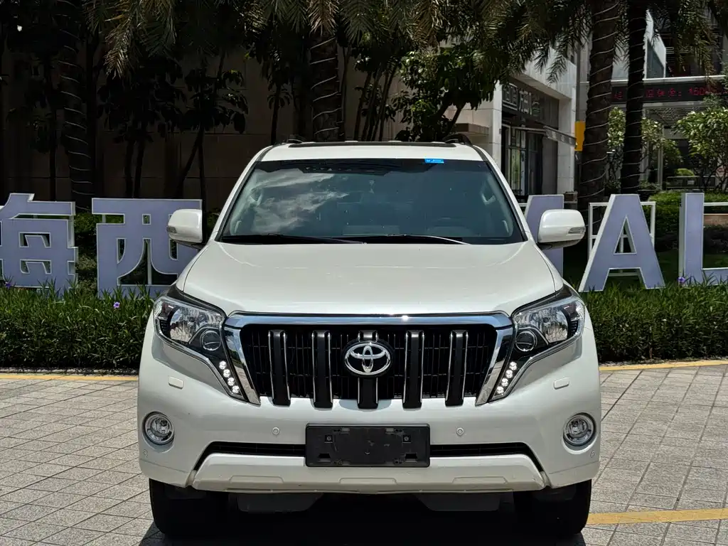 Toyota Prado 2016 — фото 2