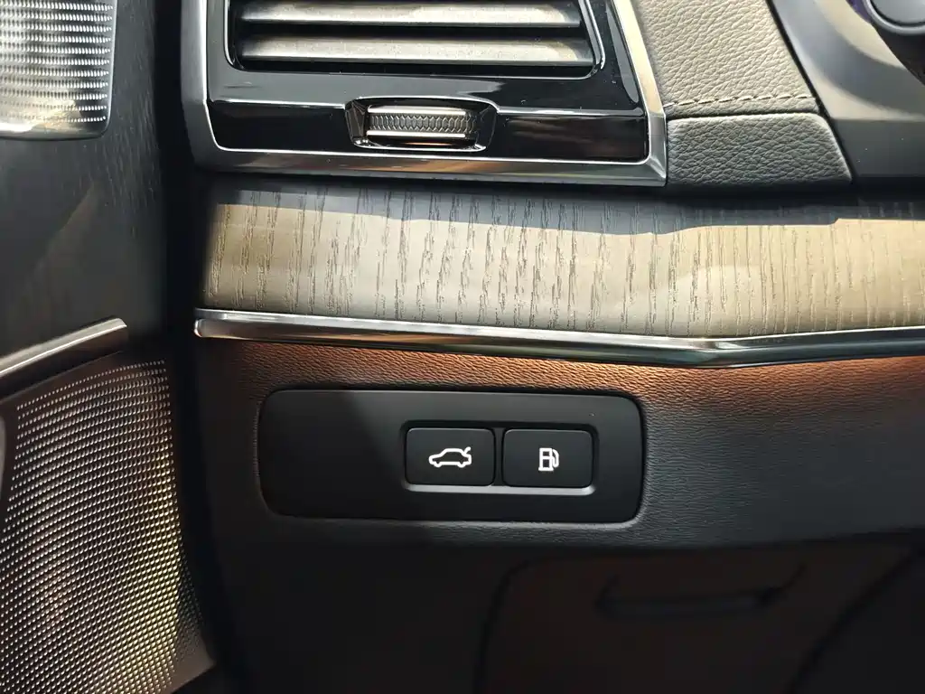 Volvo XC90 PHEV 2024 — фото 7