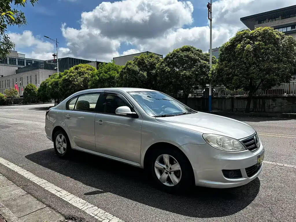 Volkswagen Lavida 2012 — фото 3