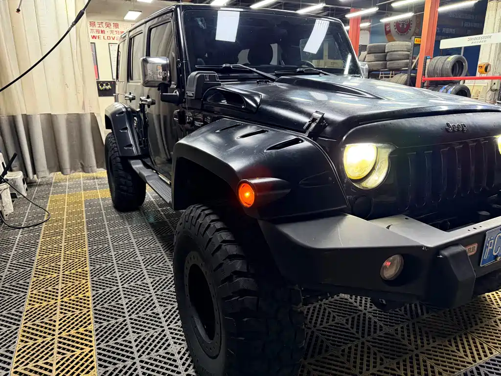 Jeep Wrangler 2012 — фото 42
